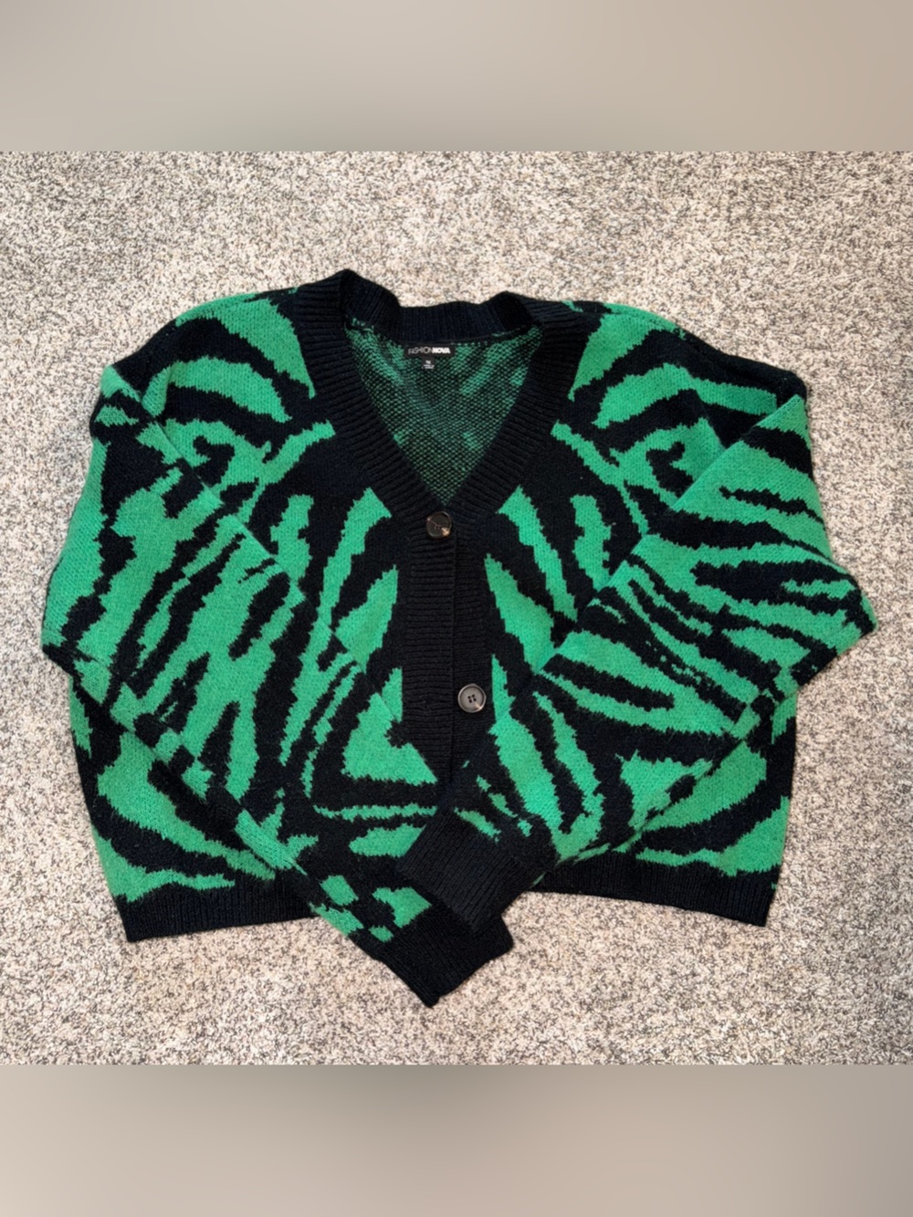 Fashion Nova Men's Green and Black Zebra-Print V-Neck Cardigan